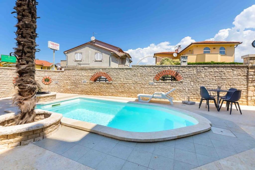 Chianti Apartment Пула Екстериор снимка